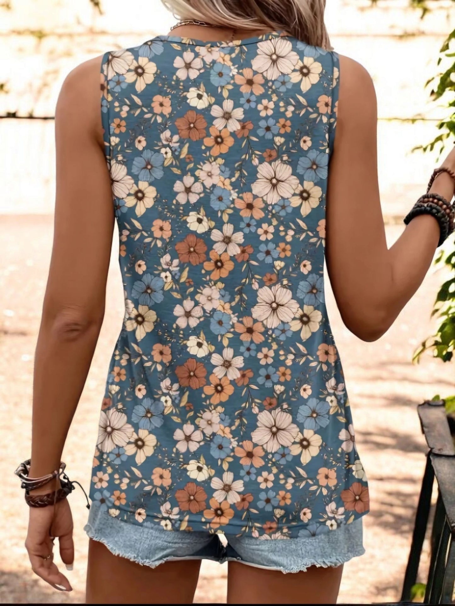 Débardeur léger et fleuri tendance