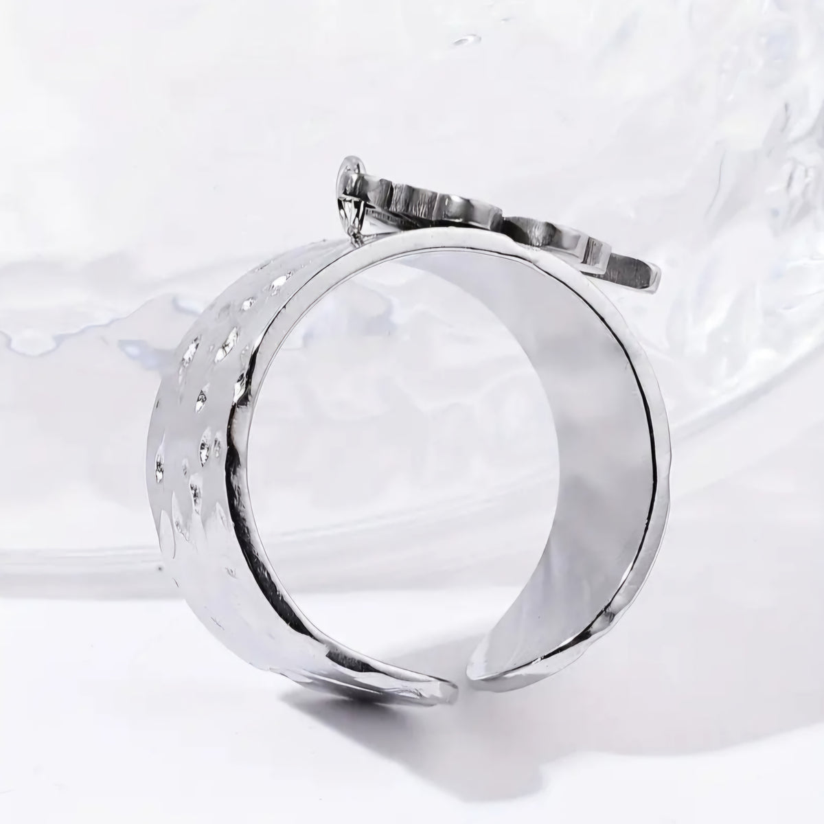 Bague breloque argentée trèfle à quatre feuilles AVA
