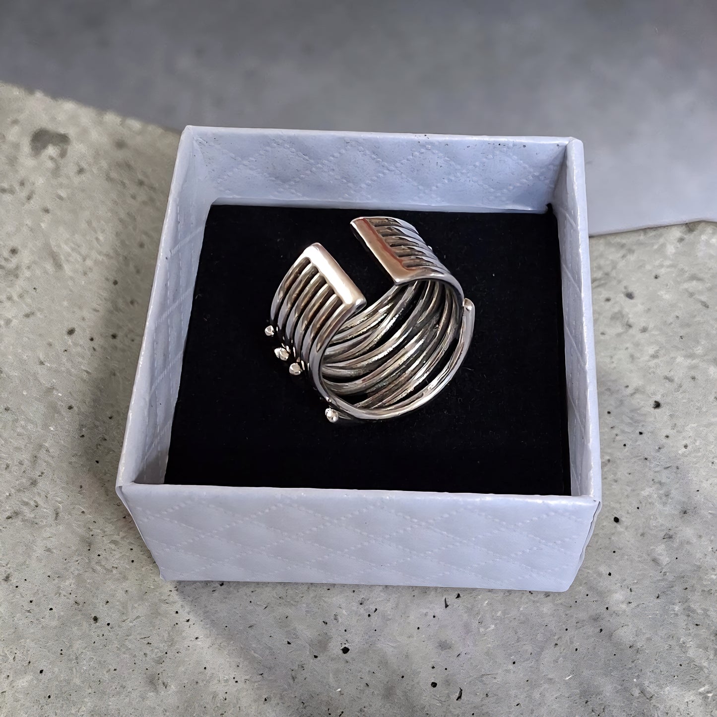 Bague anneaux entrelacés